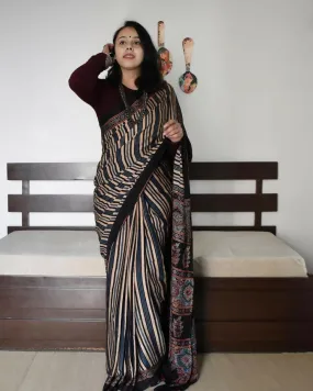 Arfa Fashion House Black Dual Tone Silk Digital Printed Saree