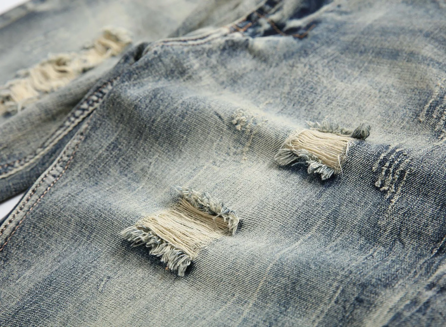 chouyatou Men's Classic Fit Stylish Distressed Straight Leg Ripped Denim Shorts