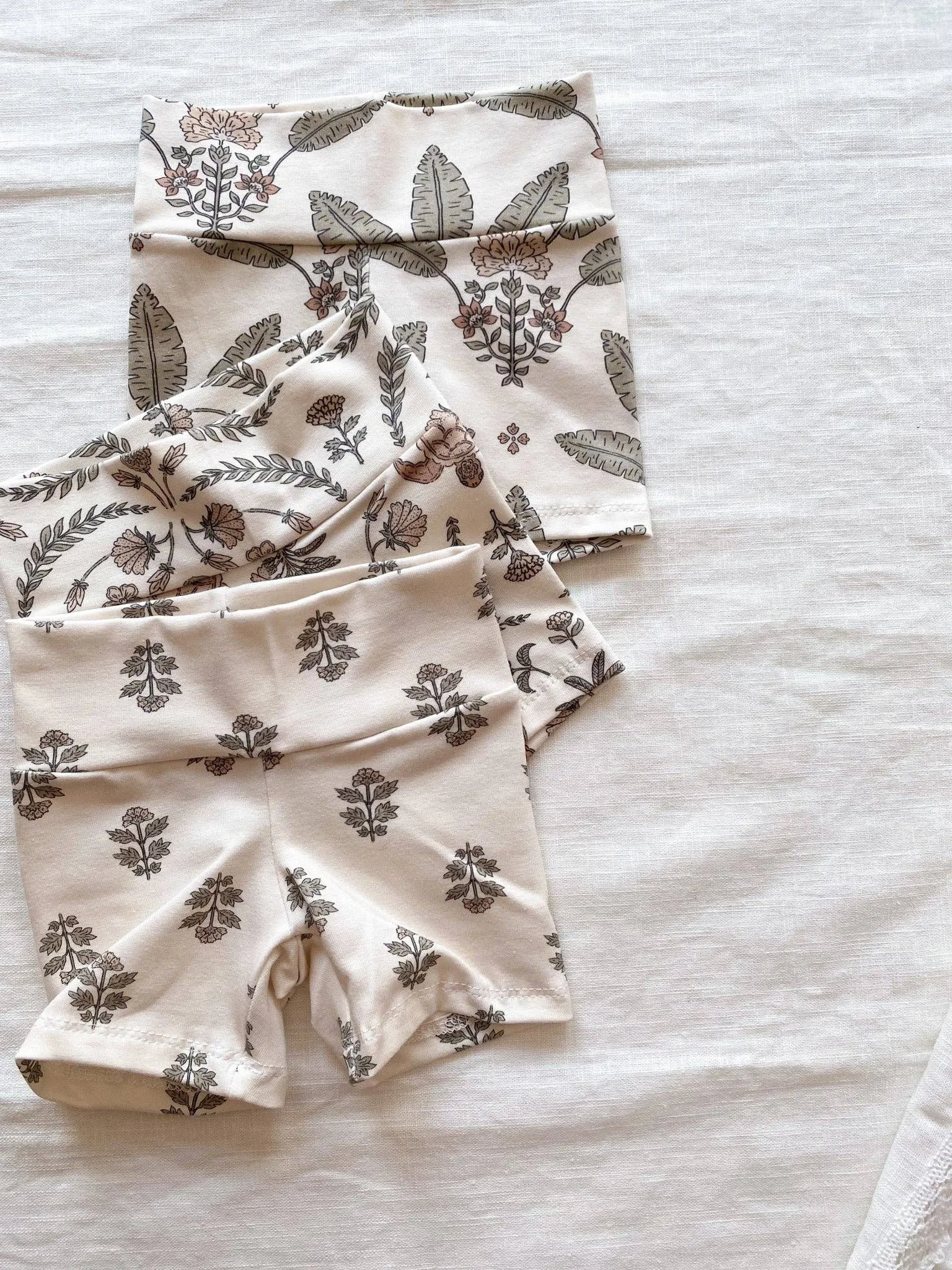 PETITE EvelinaApparel - Girly bike shorts